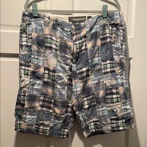 Old Navy Men’s Size 36 Blue and Green Cargo Shorts